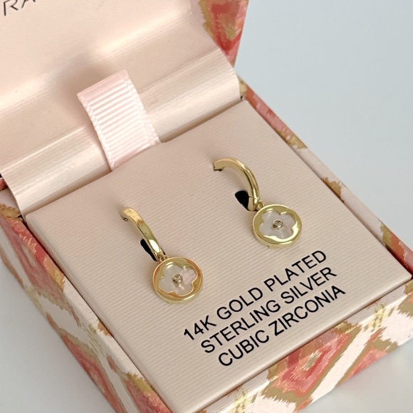 Last 1! Rachel Zoe Clover Earrings 14k Gold Plated Dangle Clover Earrings - Picture 2 of 4